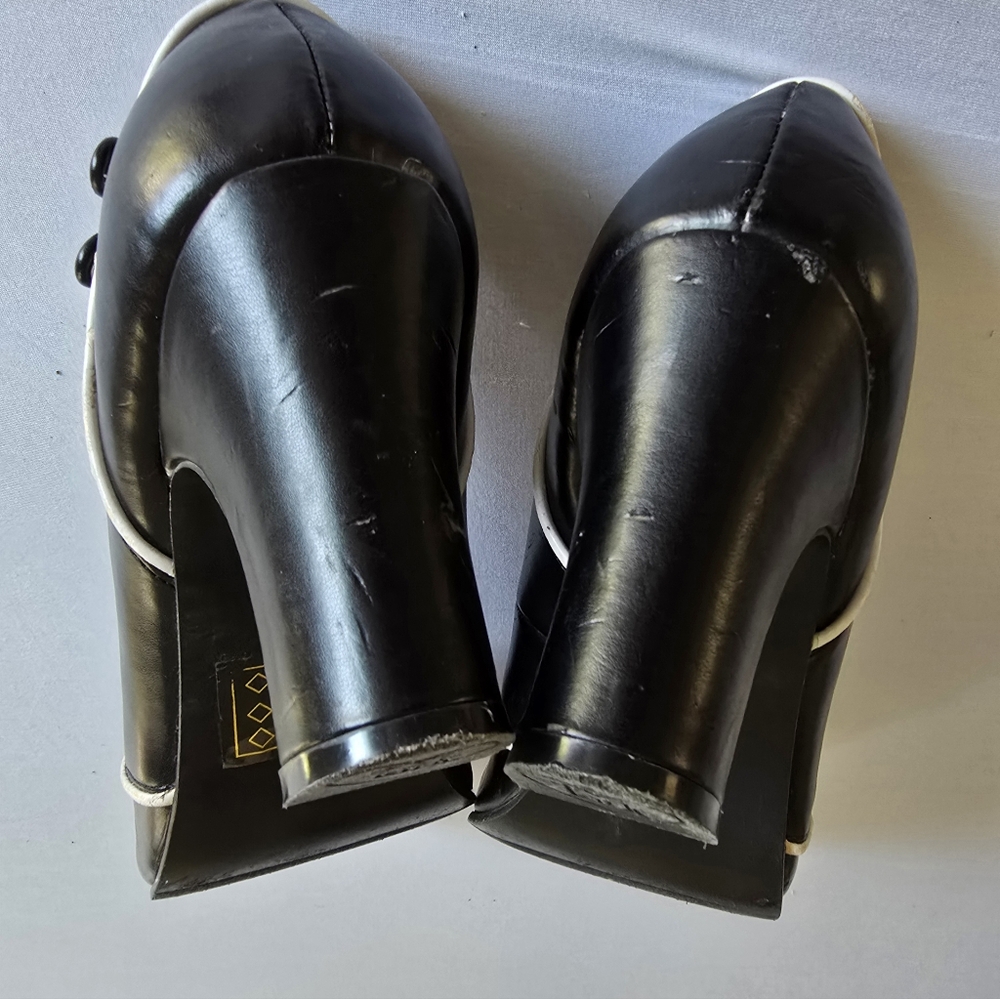 Elegant Black Women's Heels - Picture 4 of 12
